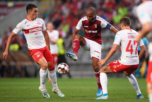 迪玛利亚社交媒体晒全家福 祝所有人2025新年快乐